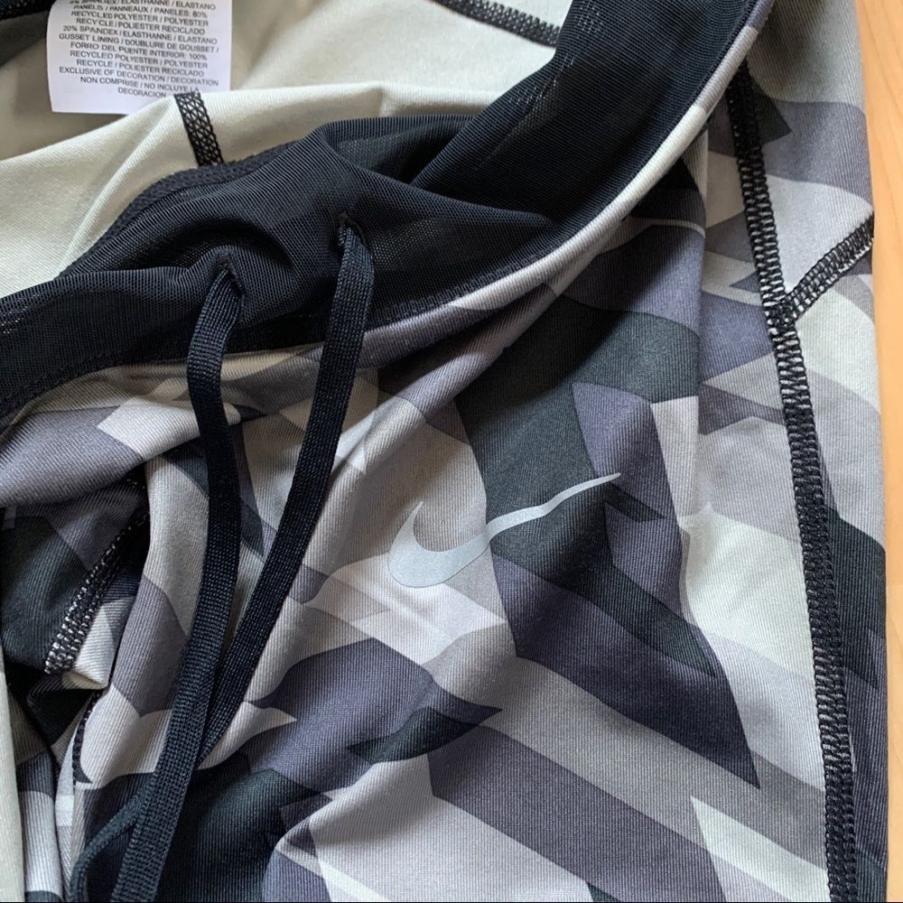 Nike Dri-Fit Leggings Size Small - Picture 6 of 9